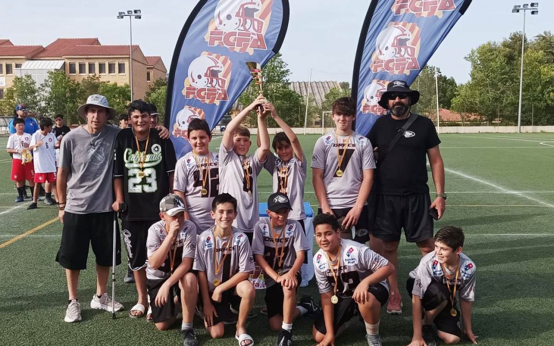 Els Badalona Dracs, campions de la Lliga Catalana Aleví de Futbol Flag