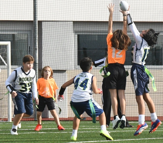 Gran diada de Futbol Flag a Cornellà amb el desenllaç de les Copes Catalanes Cadet i Aleví